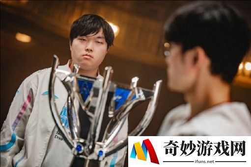 Bin回应S14决赛失利被喷,可能是我的人生巅峰还没有到来